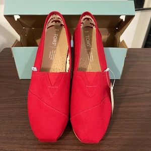 Toms men size 10 red nwt
